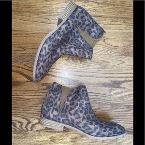 ROXY AUSTIN LEOPARD PRINT BOOTIES 10